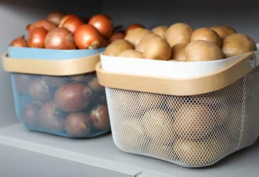 Cómo guardar patatas, cebollas y ajos en la cocina