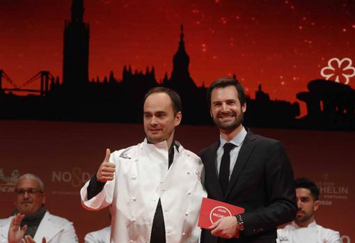 Israel Ramos, en la gala de Sevilla de 2019, recibiendo su estrella