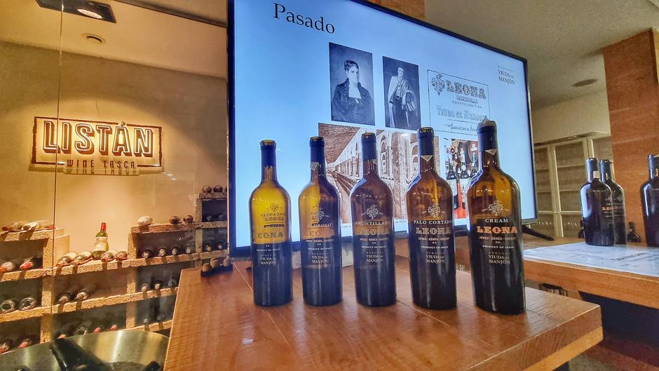 Bodegas Viuda de Manjón presenta sus vinos en Listán Wine Tasca