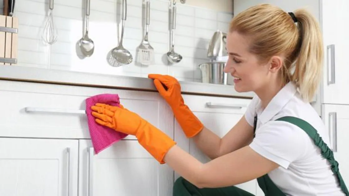 Cómo hacer un limpiador casero contra la grasa de la cocina