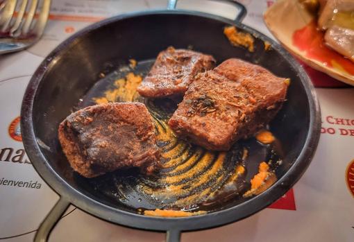 Chicharrón con manteca al pimentón