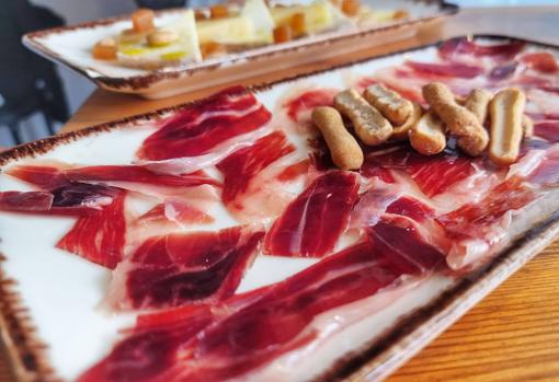 Jamón y queso, algunos de los entrantes