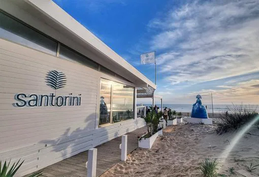 Santorini, nuevo beach club en la segunda pista de La Barrosa