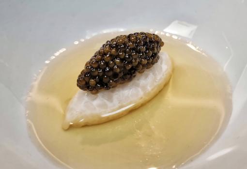 Tartar de calamar y caviar