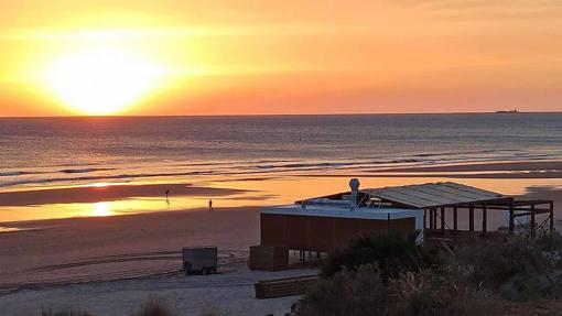 Sitios para comer en primera línea de playa en la provincia de Cádiz