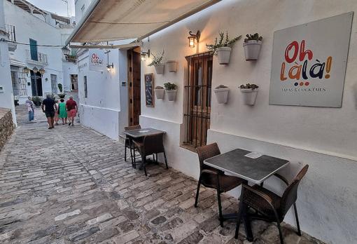 El bar está en la calle Sanclo IV el Bravo de Vejer