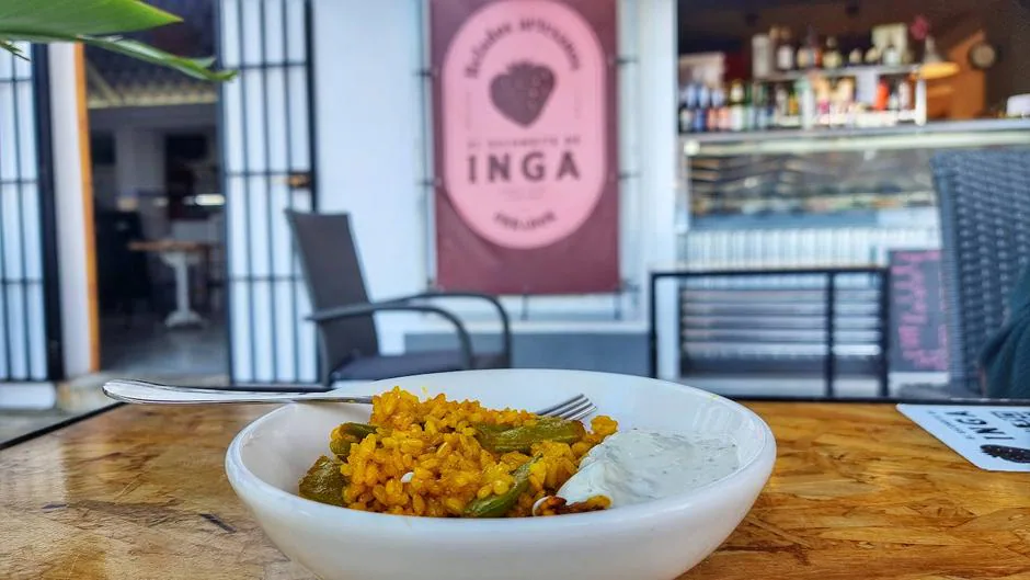 Por cada consumición, El Escondite de Inga ofrece una tapa gratuita de arroz