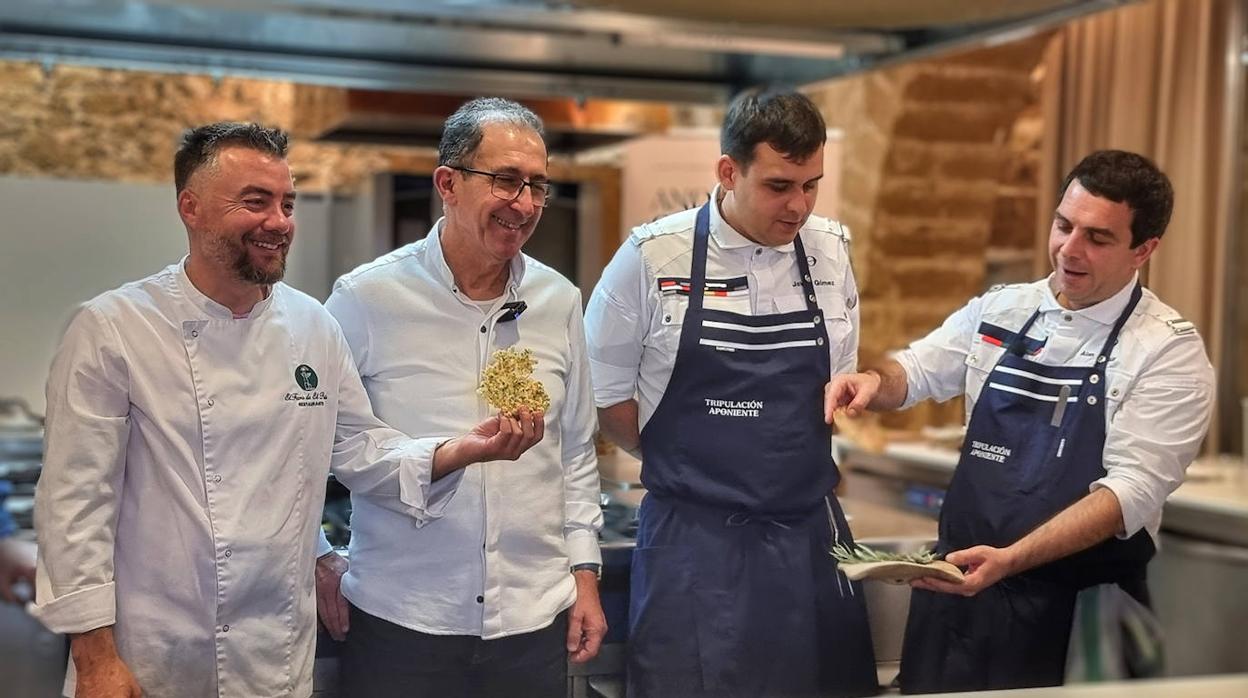 El Faro de El Puerto y Aponiente prepararon sus tortillitas de camarones en el taller