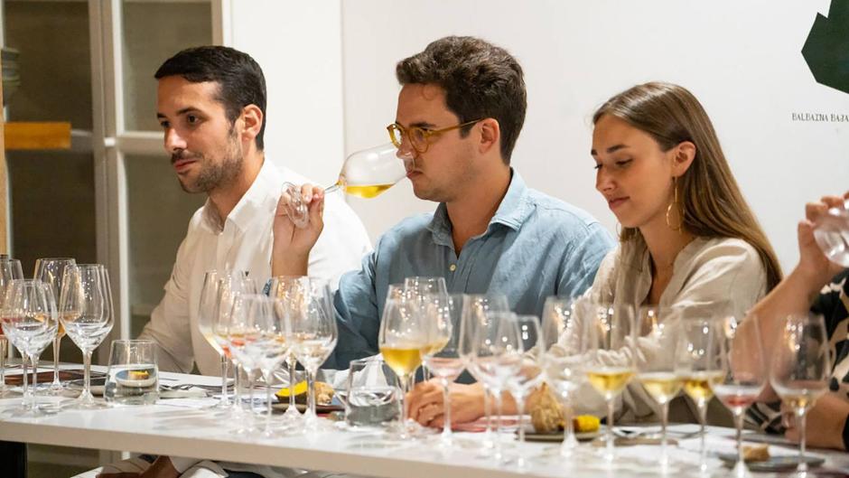 Los vinos de Lagar Blanco llegan a Listán en una cata maridada