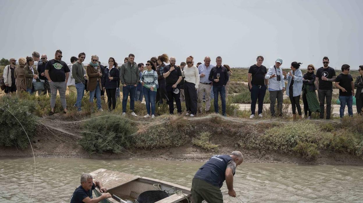 Despesques 2024: Ángel León seduce a la cocina mundial en la bahía de Cádiz