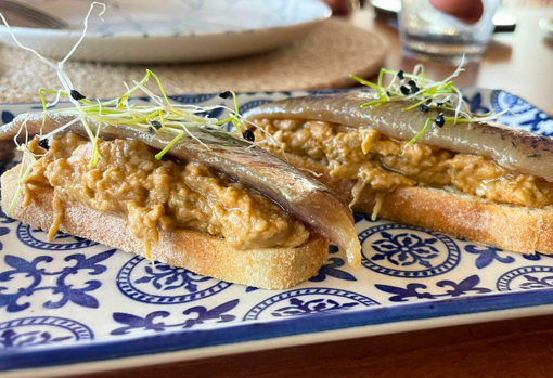 Makanai abre sus puertas en Rota con el carbón como protagonista