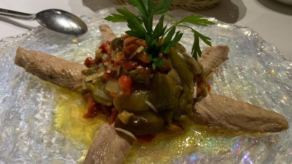 ventaladuquesaensaladapimientosmelva. Ensalada de pimientos con melva.