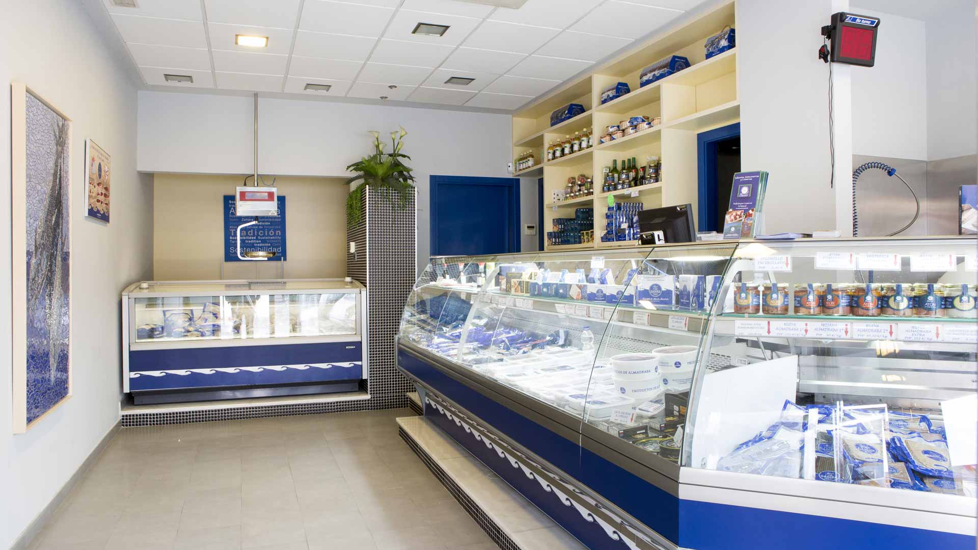 Gadira reabre sus tiendas con servicio a domicilio en Barbate y Conil