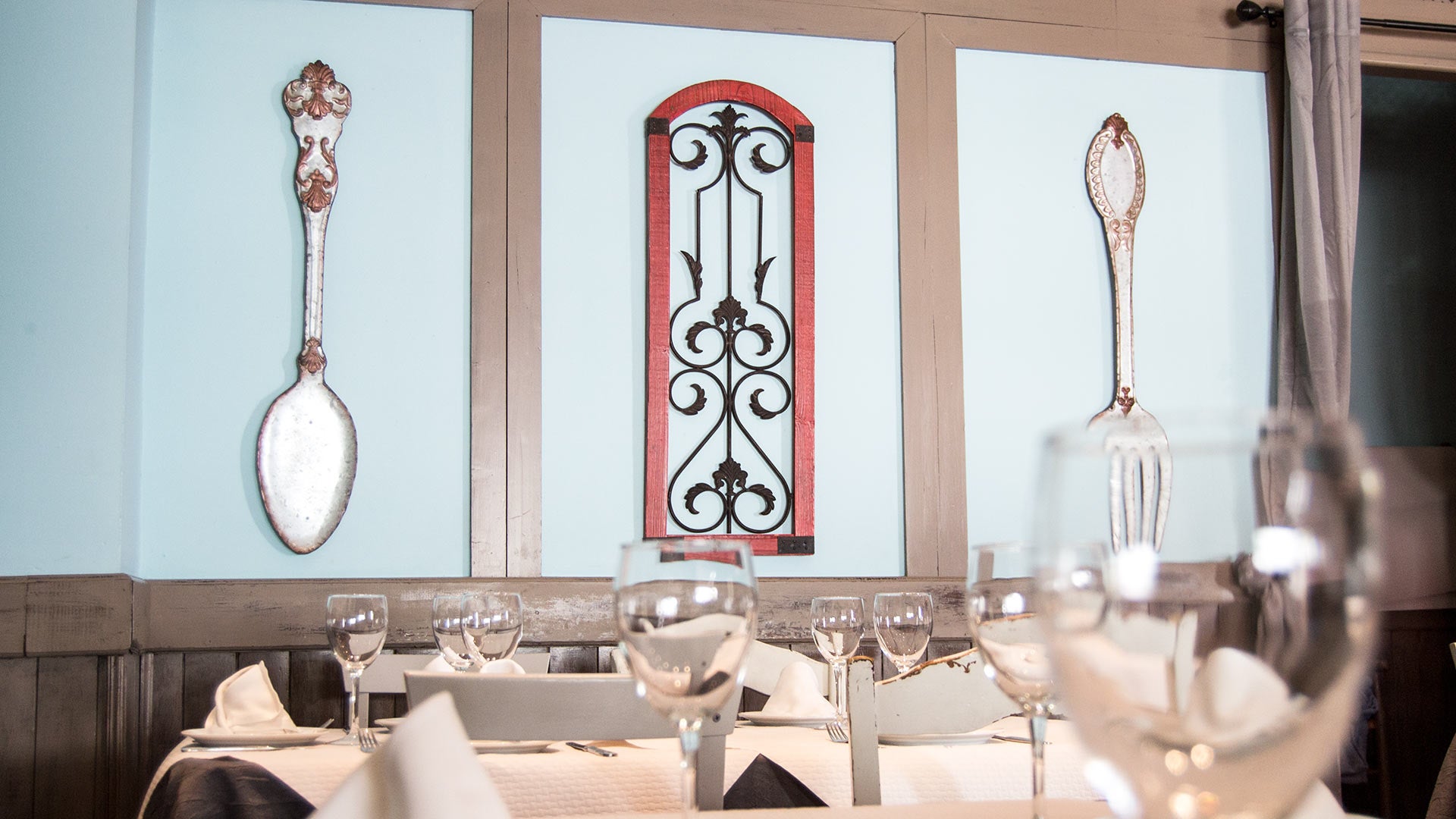 Todo sobre Mesón Arenal en Marbella, provincia de Málaga