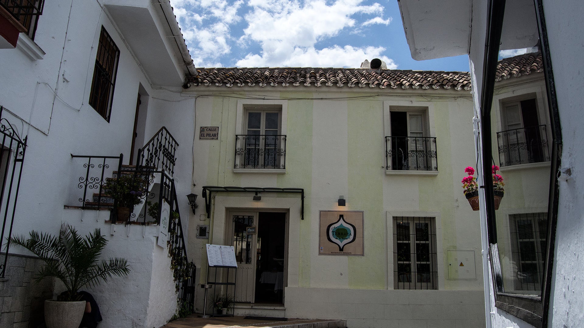 Todo sobre Restaurante La Terraza de la Torre en Benahavís