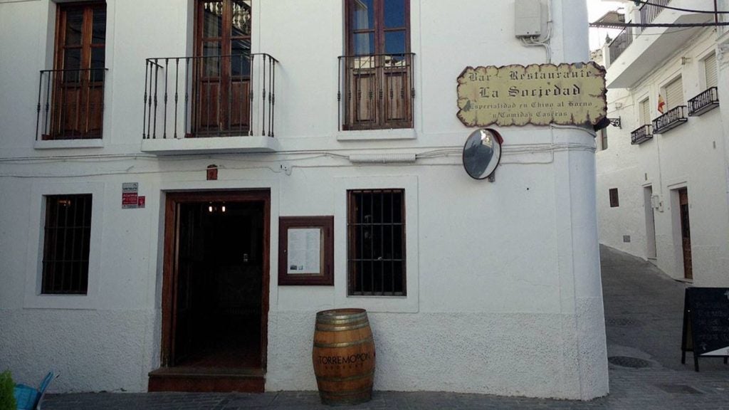 restaurante la sociedad en canillas de aceituno. 