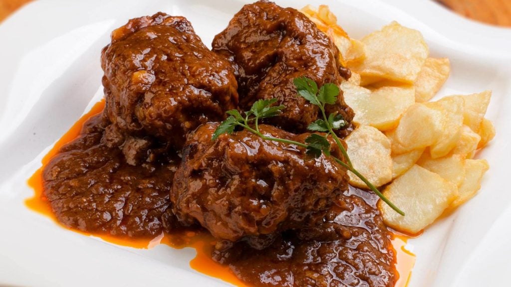 carne en salsa taberna gaspar. 