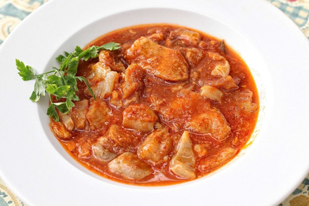 los callos de ternera a la riojana de taberna gaspar en marbella. 