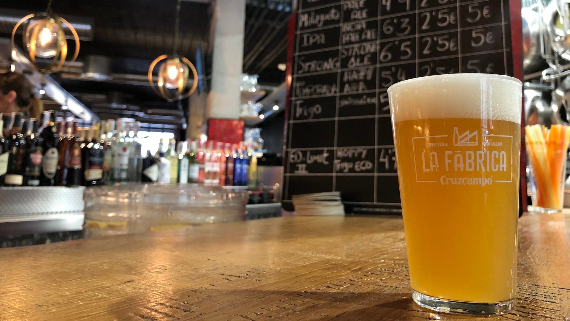 Artesanía cervecera en vivo y en directo: La Fábrica Cruzcampo de Málaga