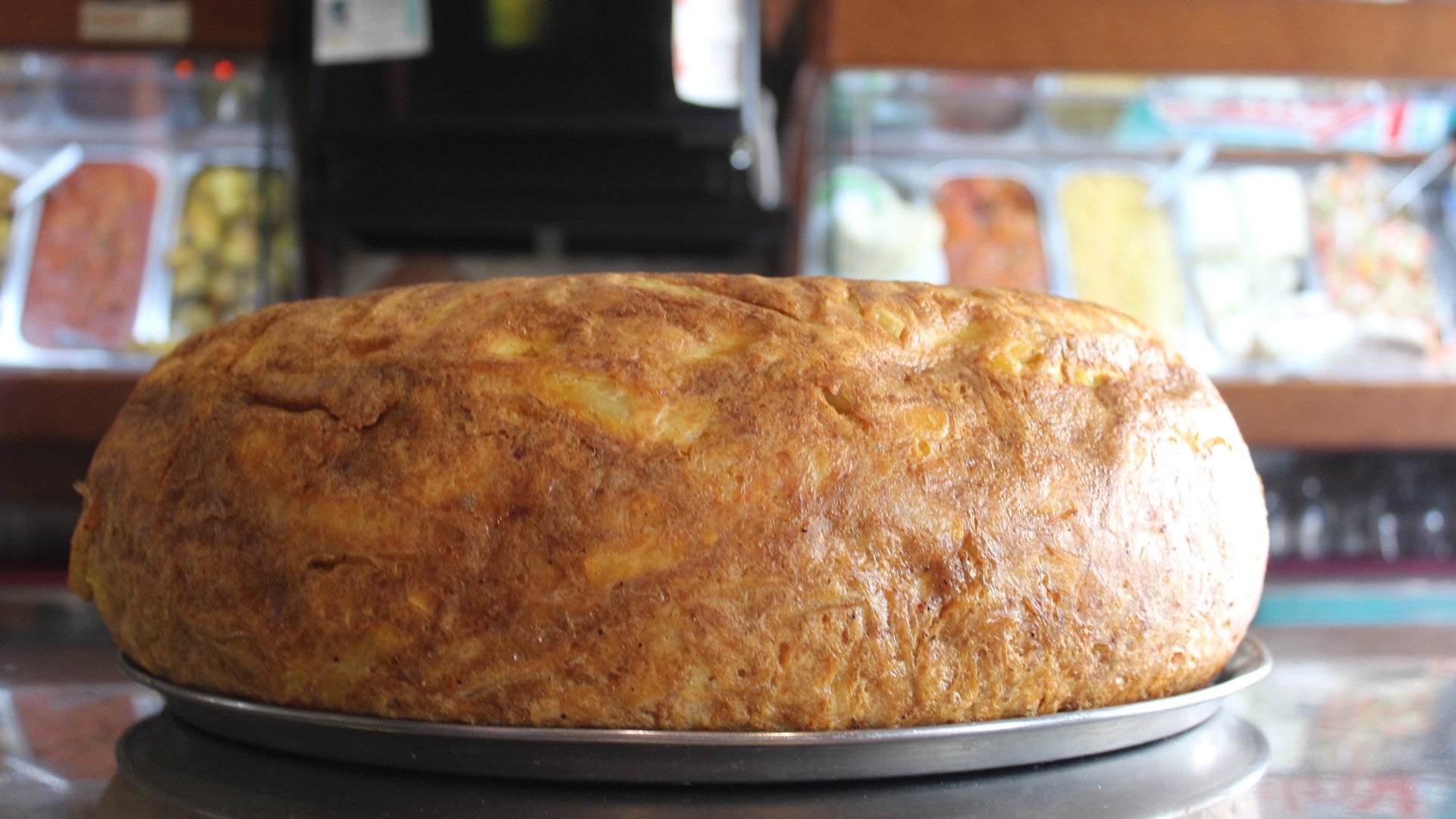 Los secretos de la tortilla del bar De la Rubia en Monda