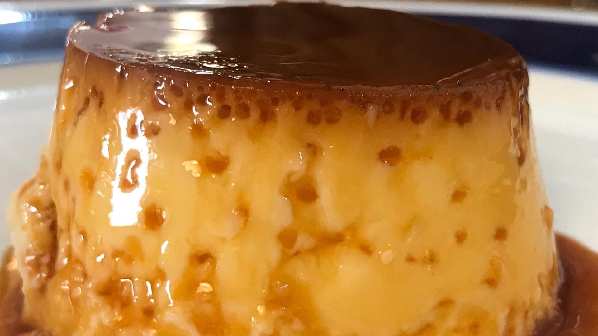 Flan de queso fresco cremoso de leche de cabra de Málaga de José Carlos García (JCG Restaurante)