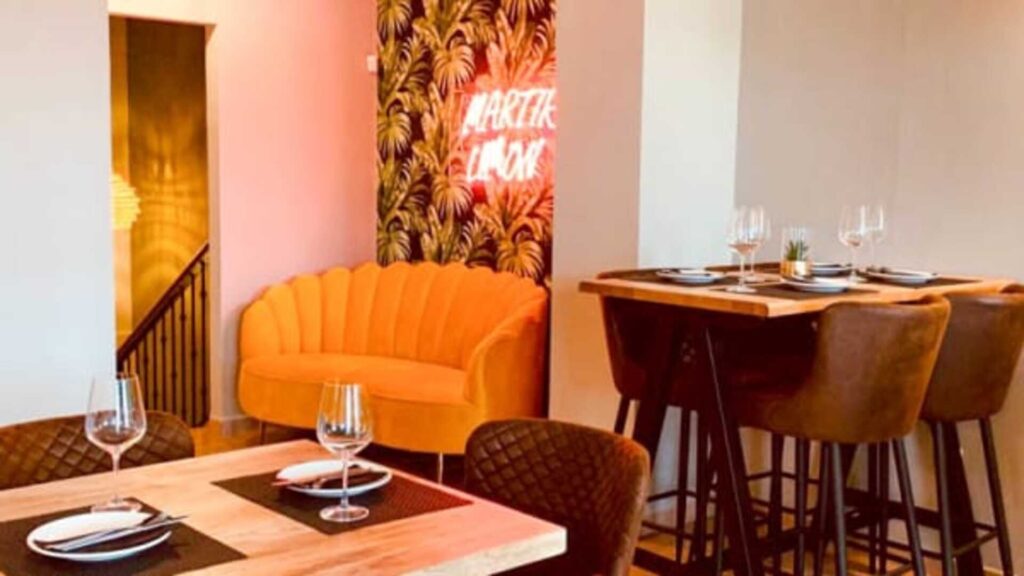 9b98f92f-a7d9-4497-9283-9809c9fb0fc1. 