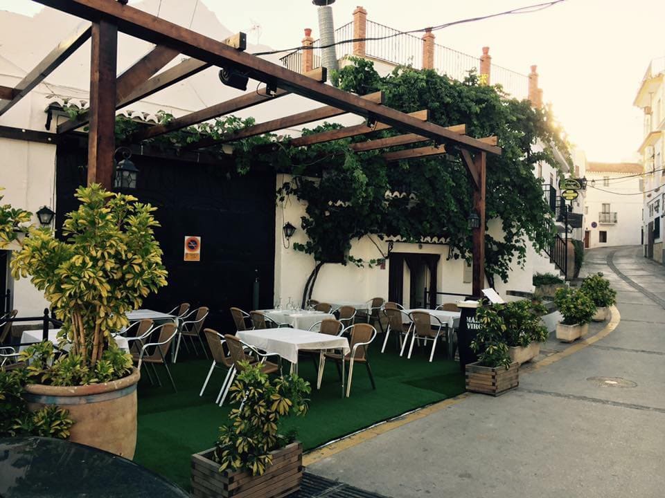 36177014_1776111149078669_8563026746444611584_n. 