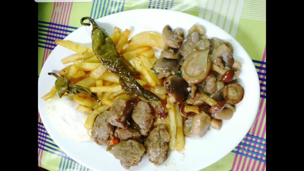 61792575_400174677506672_8547295462355369984_n. 