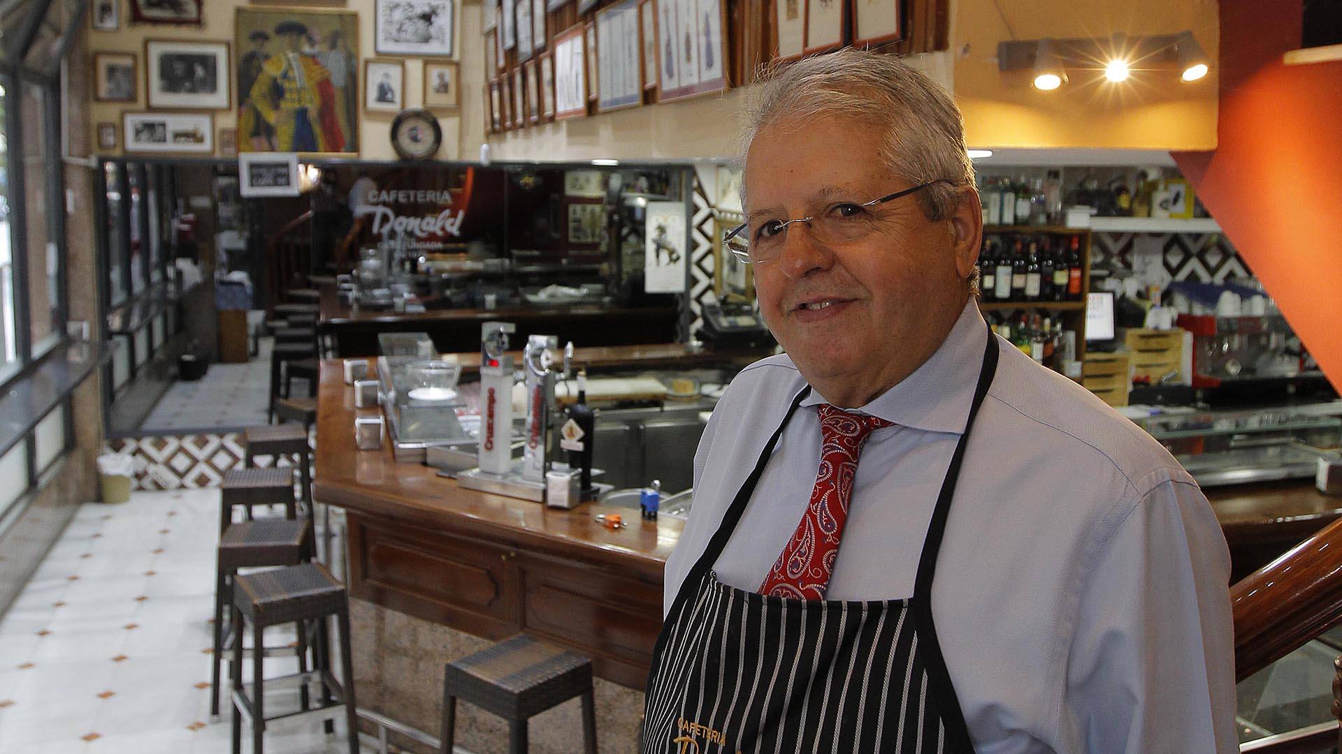 Mariano García Romero, de Cafetería Donald: «Las tapas de nuestras vitrinas  son idénticas a las de hace 40 años»