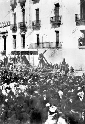 Procesión de Jesus en la plaza de Arriba, en Marchena (Sevilla) semana santa de...