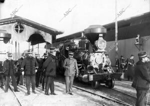 Practicas del batallón de Ferrocarriles - el capitán general de Distrito, Sr....