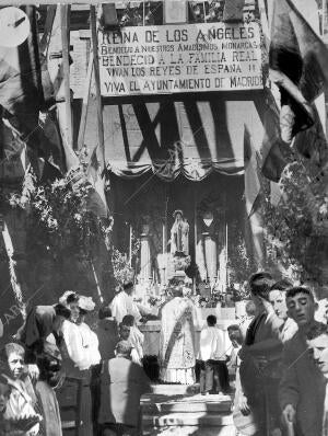Misa de campaña Celebrada Ayer, en la iglesia en construcción de nuestra Señora...