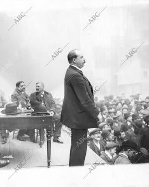 El diputado señor Soriano, Pronunciando su discurso