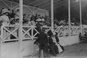 Una tribuna en el concurso hípico de san Sebastián