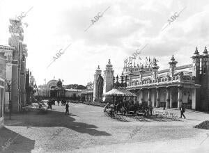 exposición hispano Francesa- pabellón de la alimentación y al fondo el de...