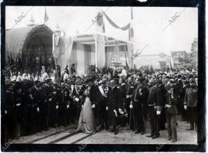 Los Reyes Inaugurando el monumento A los Sitios de Zaragoza