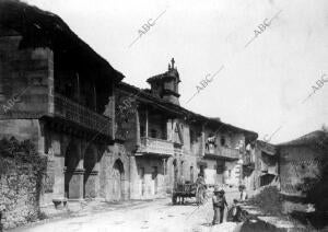 Una de las Calles del pueblo Cartes (Cantabria)