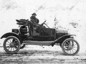 <strong>Navacerrada</strong>, 10/03/1912. Un Automóvil Ford en <strong>Navacerrada</strong>