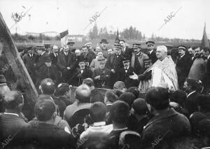 El abad y el arcipreste del partido de santo Domingo, Sr. Villaverde,...