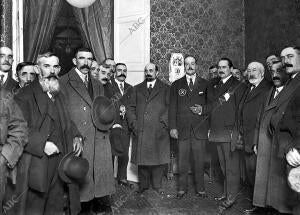 El Marqués de santa Cruz (X), en el gobierno de Segovia, con el gobernador de la...