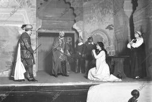 Una escena de la Obra "Aben-Humeya", original de Villaespesa, Estrenada con...