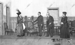 Una escena de la Comedia "una buena Muchacha", arreglo de A. Lepiña y Tedeschi,...