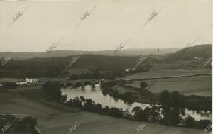 Puente de Pontevea, sobre el río Ulla, entre las provincias de La Coruña y...