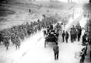 Infantería Francesa en marcha hacia su campamento