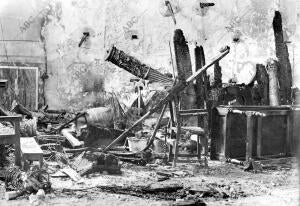 Estado en que Quedó el altar donde se Inició el fuego que Destruyó la iglesia...