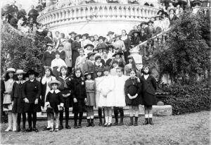 Grupo de Alumnas en la solemne ceremonia del reparto de Premios