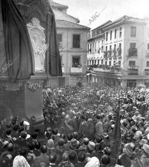 Andrade, Descubriendo la lápida Conmemorativa del sabio jesuita en la plaza de...