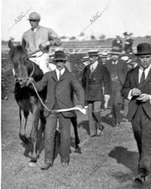 El Caballo "Mitrophane", del Marqués de Villamejor, ganador del premio Santander