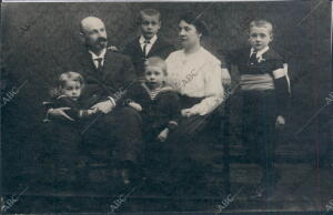 La Señora doña Laura Reding de Meyers, Cobardemente Asesinada por proteger con...