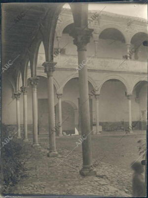 Úbeda, patio del palacio del condestable Dávalos